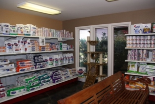  We sell Royal Canin pet food